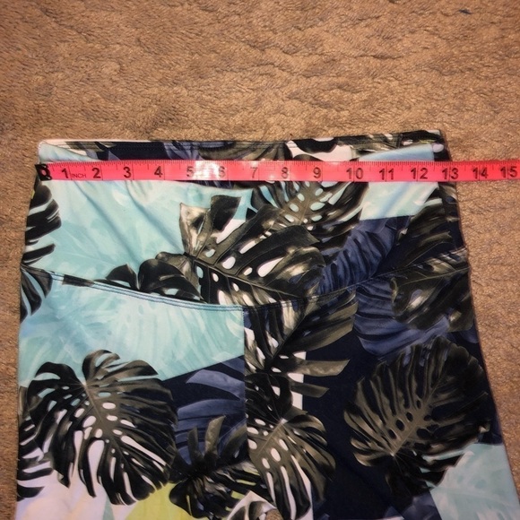 Balance Collection Blue and Green Tropical Leggings Size medium - Picture 6 of 7